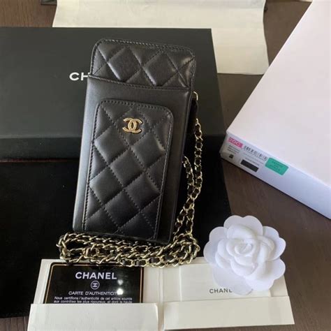 chanel shopping bag phone case